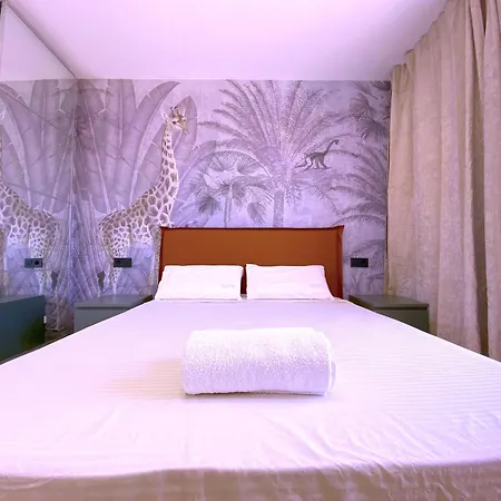 Tropicalidays Oceanview Grand Luxe דירה